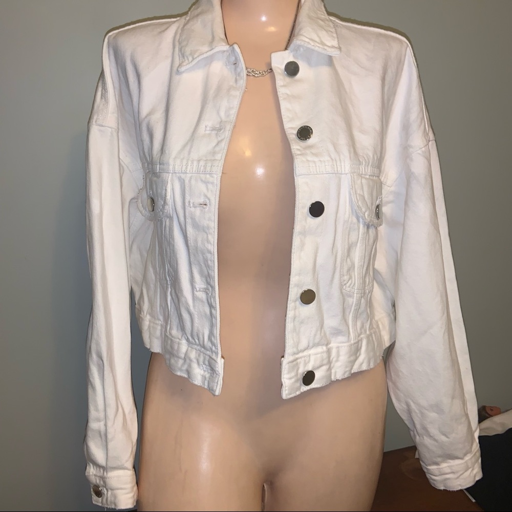 New Authentic Denim TRF Zara Women's M White Short Cropped Denim Jean Jacket NWT
